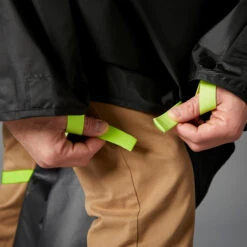 BTWIN Daytime Visibility City Bike Rain Poncho 120 -RideGear Shop k3142742ad56389614a4cd3bf1145b3c3