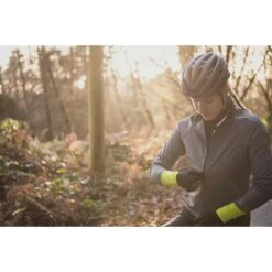 Altura Icon Women's Rocket Packable Cycling Jacket -RideGear Shop k6017b18c85744c868b8b3fe6e506e68d