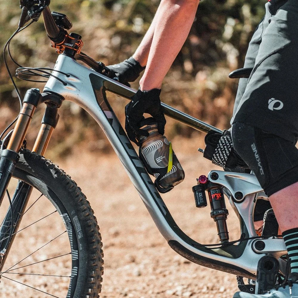 Lezyne Matrix Team Cycle Water Bottle Cage 4 Lezyne Matrix Team Cycle Water Bottle Cage - Image 2