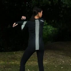 Proviz REFLECT360 Carbon Women's Reflective Long Sleeve Sports Base Layer Top -RideGear Shop k7fad7a780c60b89c27f9d5c9f09a6a4f